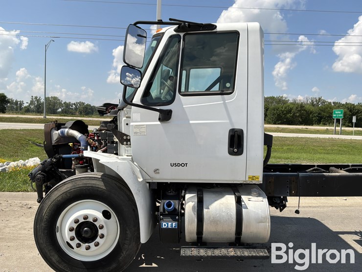 2019-international-durastar-4300-image-14