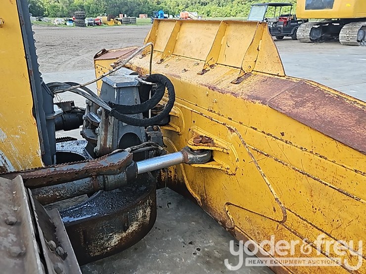 2019-deere-750k-lgp-image-15