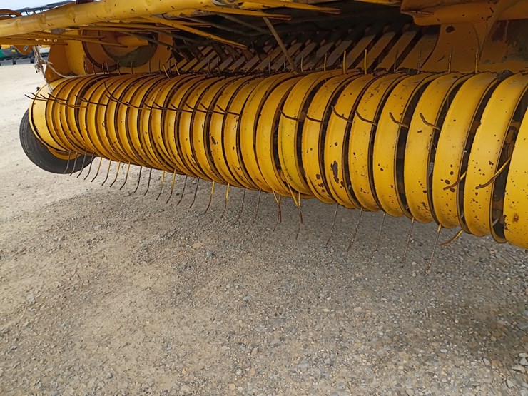 new-holland-br7070-image-14