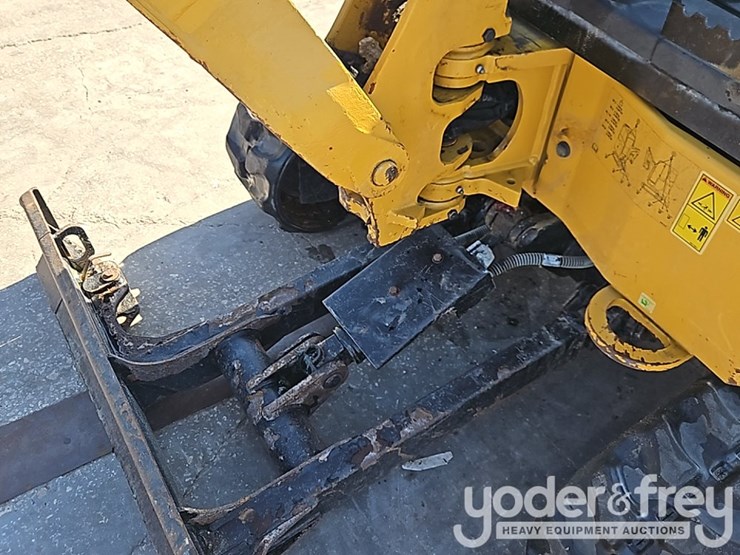 2023-caterpillar-301.7cr-image-19