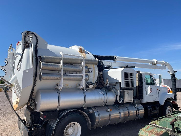 2005-vactor-2100-image-4
