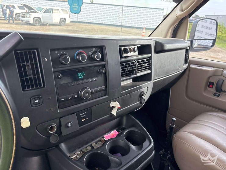 2014-chevrolet-express-2500-image-17