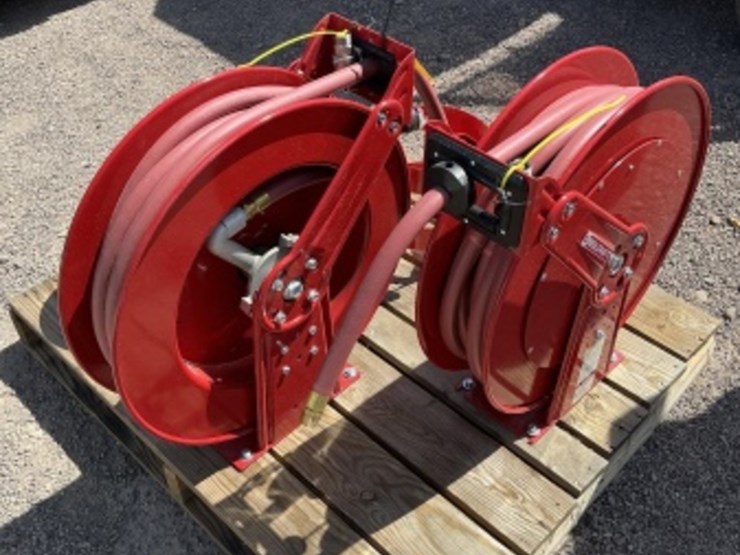 (2)-hose-reels-&-tank-holders-image-3