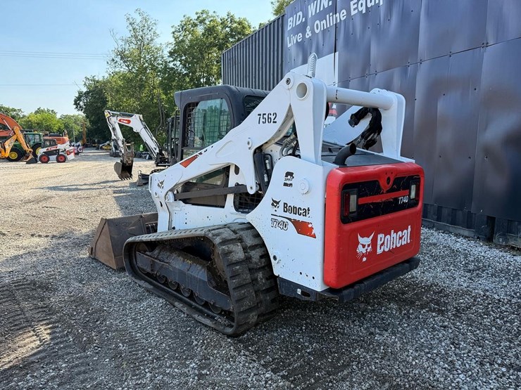 2020-bobcat-t740-image-2
