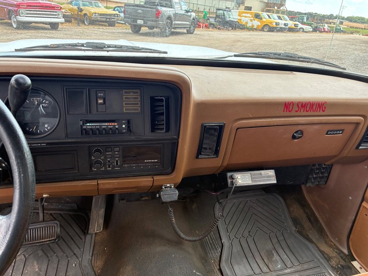 1992-dodge-3500-image-9