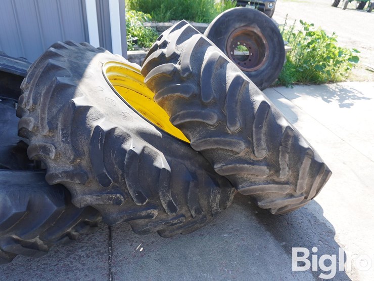 john-deere-16-image-4