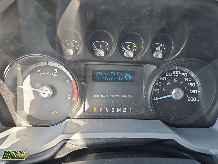 2013-ford-f550-image-21