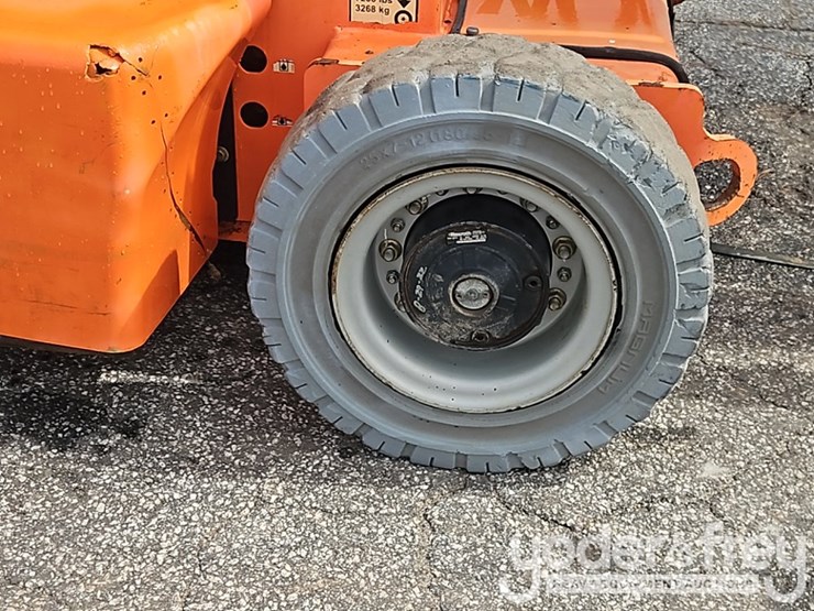 2011-jlg-e400ajpn-image-9