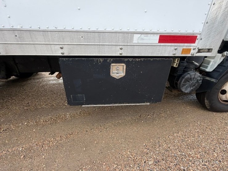 2007-isuzu-npr-image-26