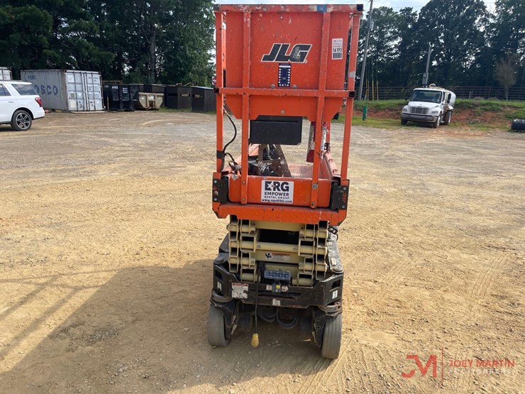 2017-jlg-1932r-image-4