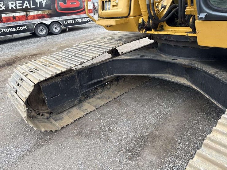 deere-200c-lc-image-10