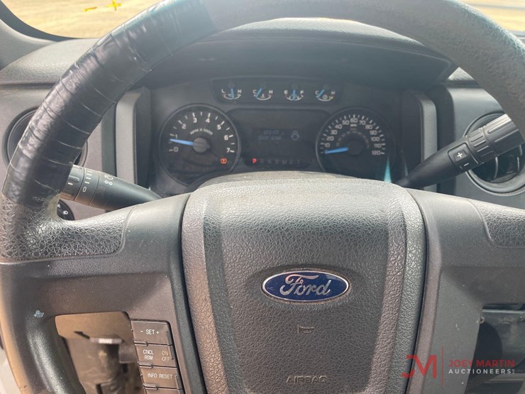 2013-ford-f150-xl-image-23