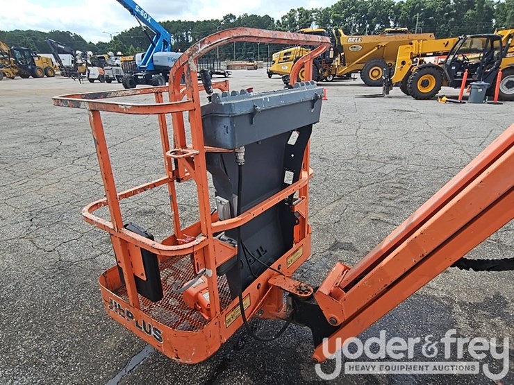 2011-jlg-e400ajpn-image-17