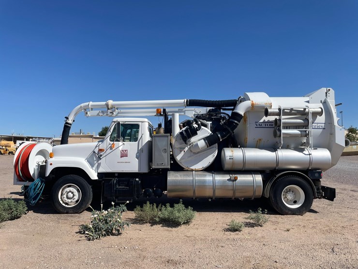 2005-vactor-2100-image-1