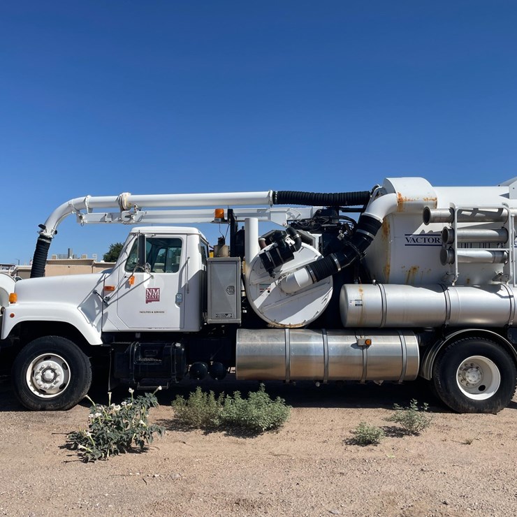 2005 VACTOR 2100