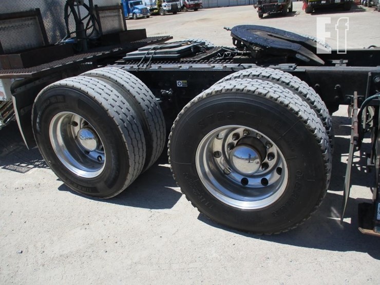 2014-kenworth-t800-image-35