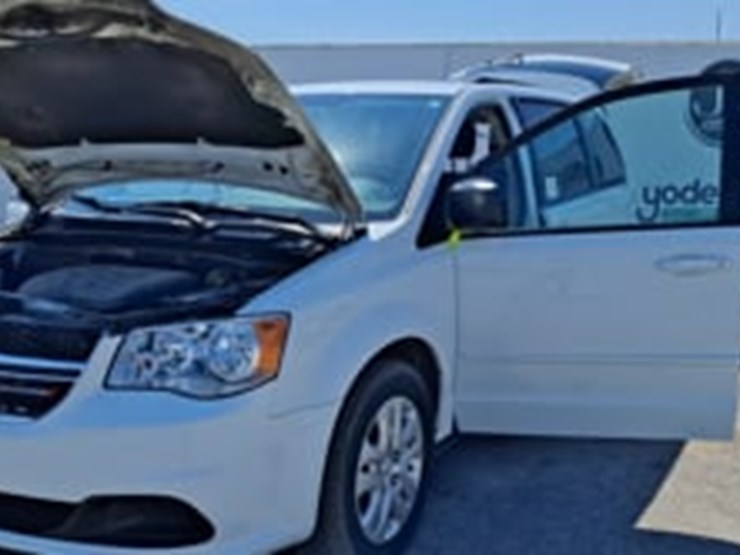 2014-dodge-grand-caravan-sxt-image-9