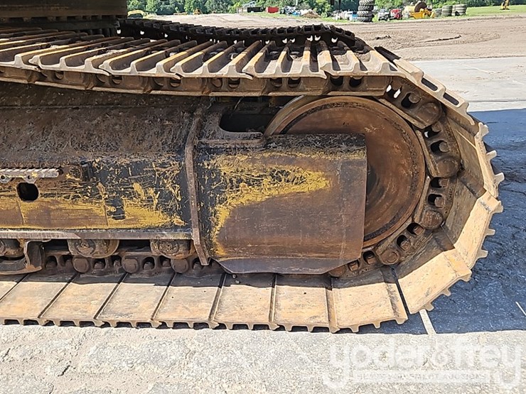 2019-caterpillar-336-image-22