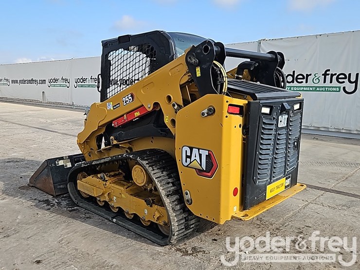 2025-caterpillar-255-image-3