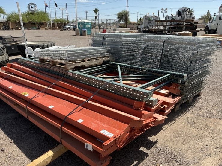 pallet-racking-uprights,-arms-&-shelves-image-3