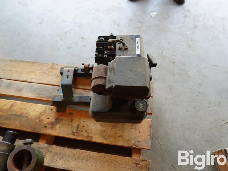 briggs-&-stratton-3-hp-gas-motor-image-6