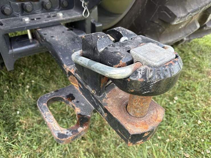 2021-case-ih-340-image-23