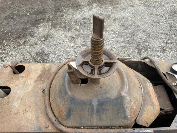 fmc-7600-tire-changer-image-5