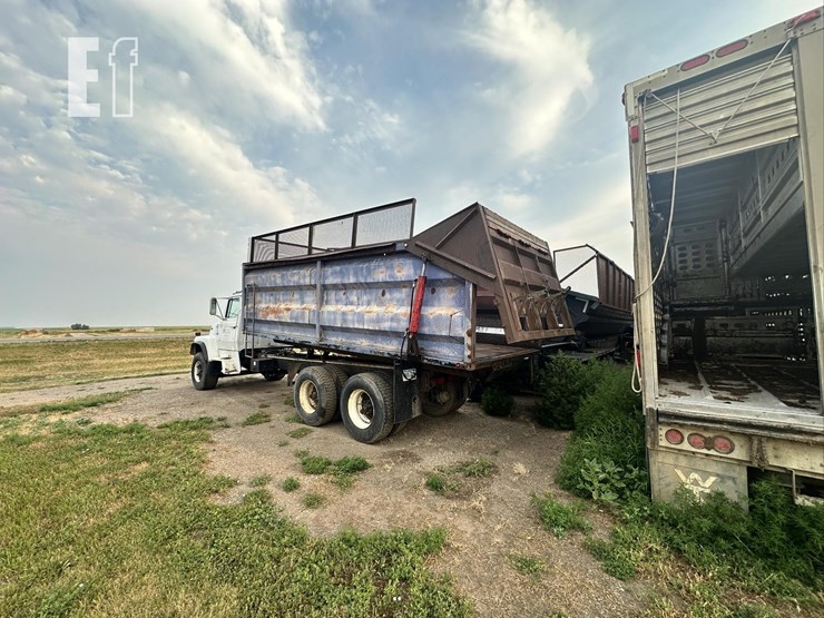 1988-ford-l9000-image-52