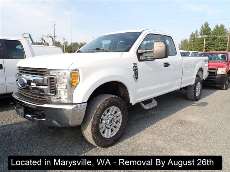 2017-ford-f250-xl-image-1