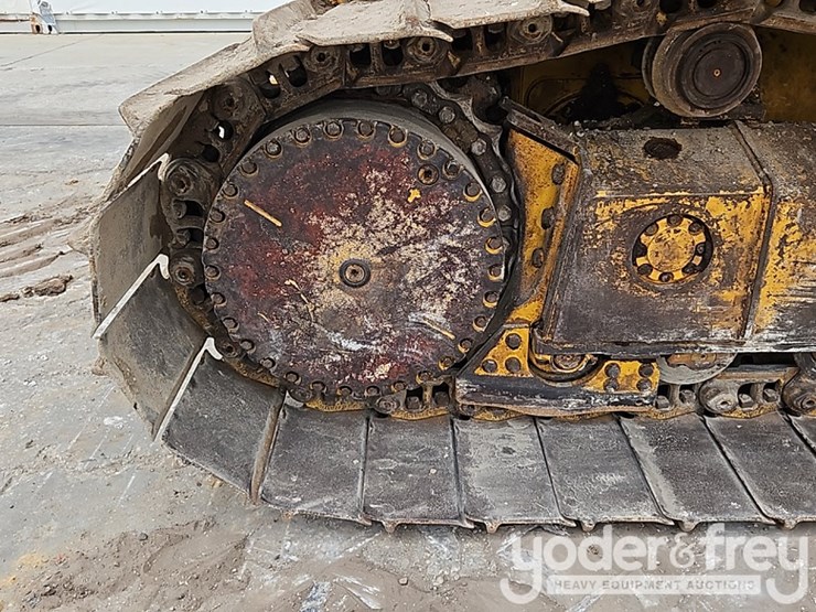 2022-deere-750l-image-10