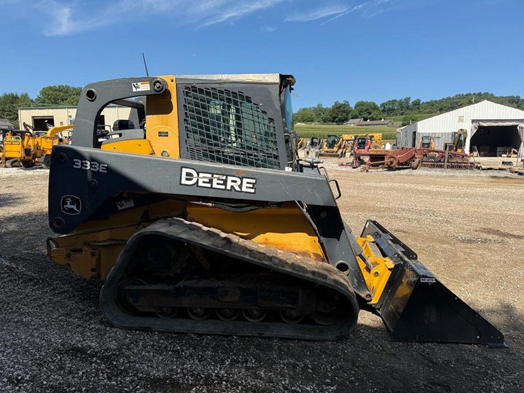 2013-deere-333e-image-5