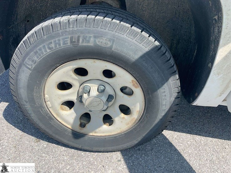 2013-chevrolet-silverado-1500-image-24
