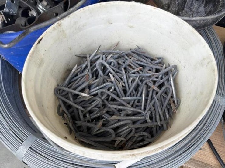 skid-of-fencing-tools-and-miscellaneous-items-image-6