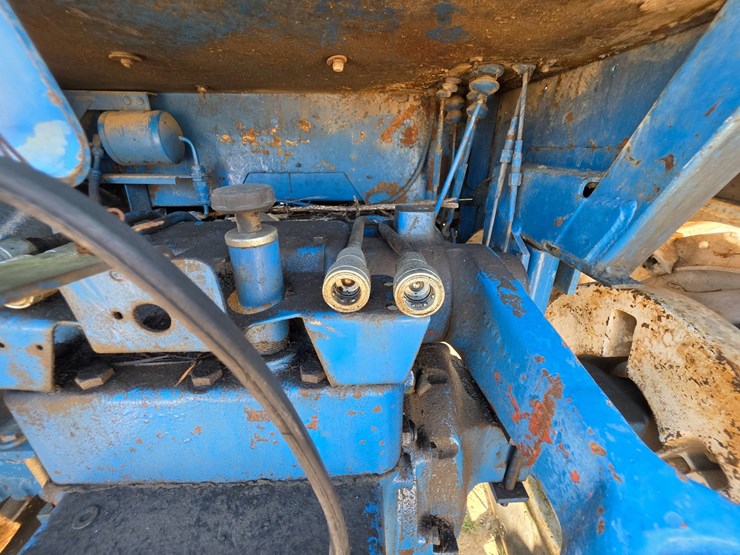 1977-ford-9700-image-45