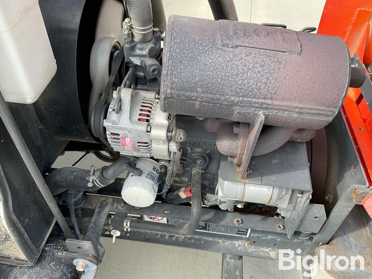 2010-kubota-f2680e-image-17