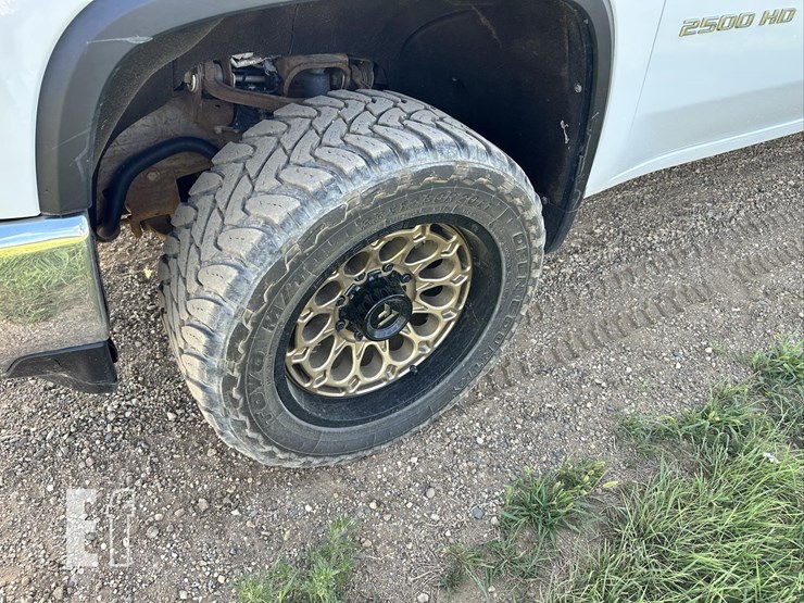 2021-chevrolet-silverado-2500hd-lt-image-49