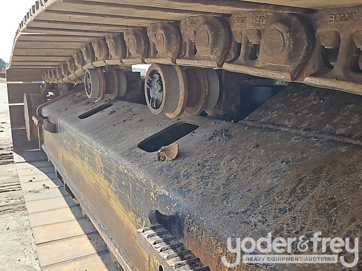 2019-caterpillar-336-image-21