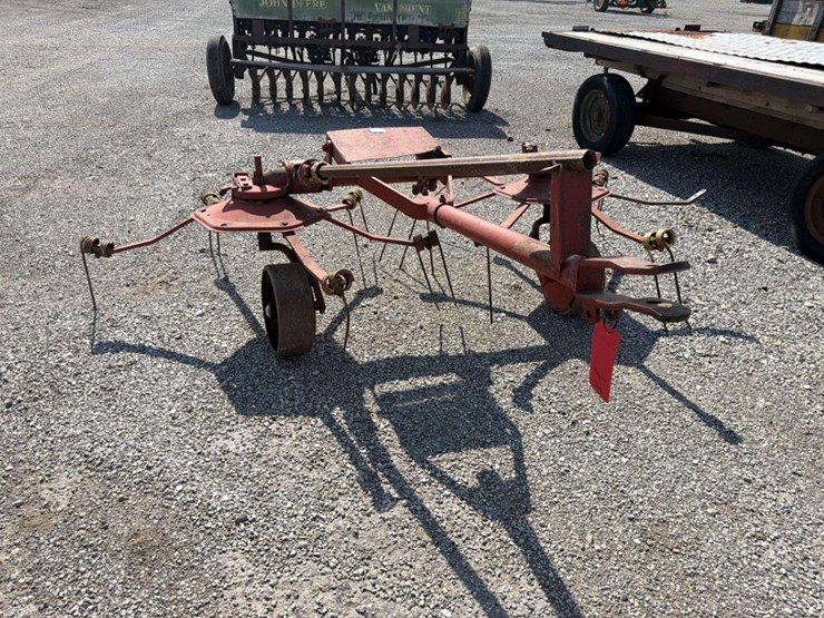 new-holland-156-image-4