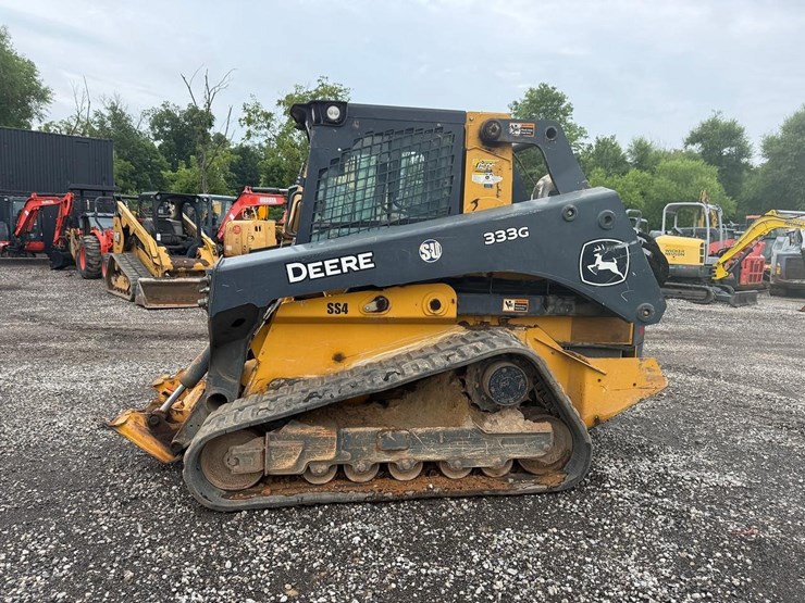 2021-deere-333g-image-5