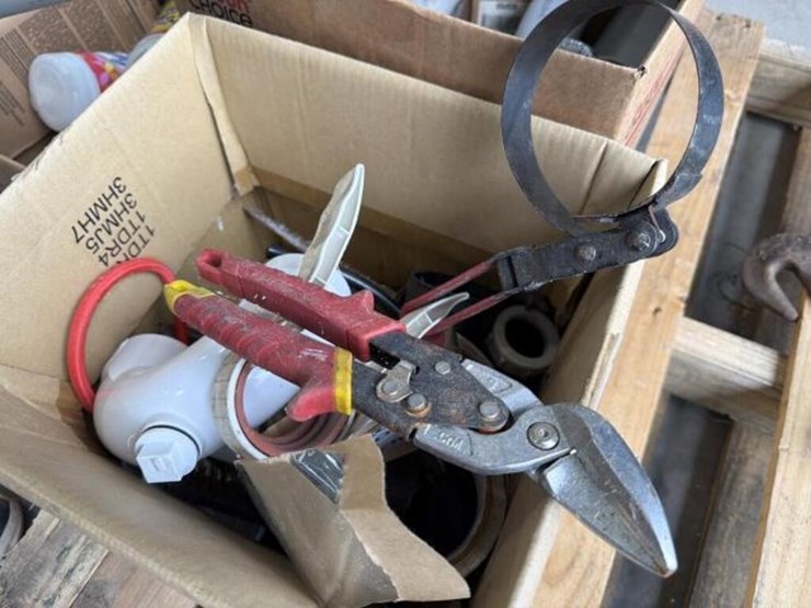 miscellaneous-conduit-parts,-washers,-plumbing-image-7