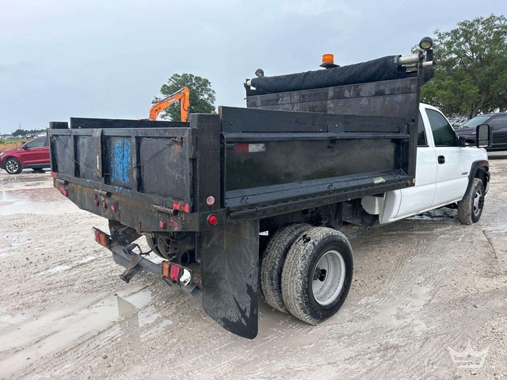 2003-chevrolet-silverado-3500-image-6