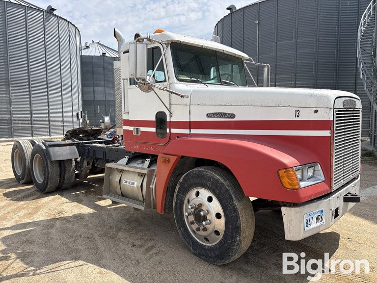 1990-freightliner-fld120-image-3