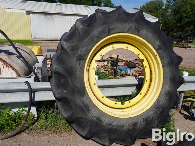 20.8r42-tires-&-rims-image-14