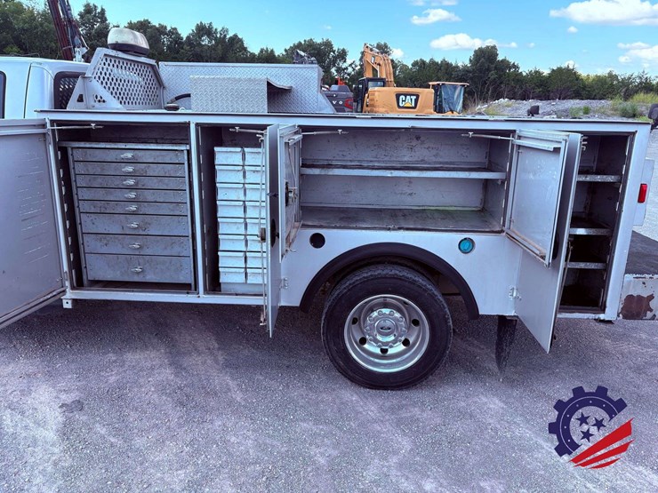 2006-ford-f550-xlt-sd-image-35