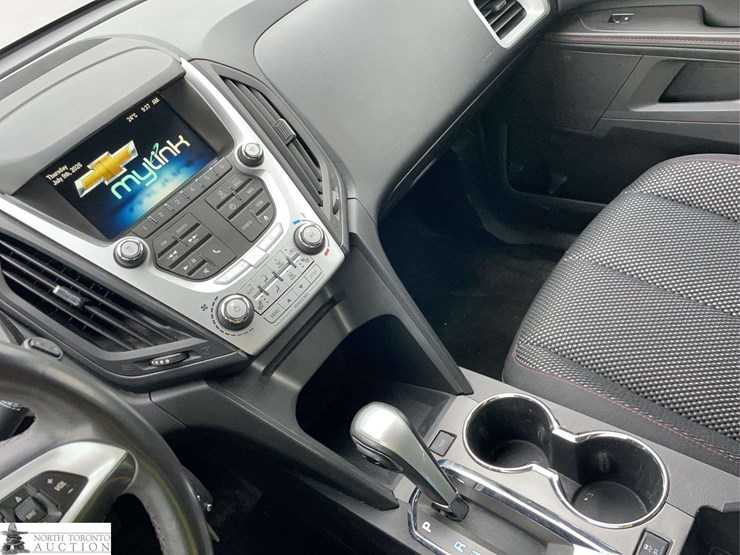 2015-chevrolet-equinox-image-13