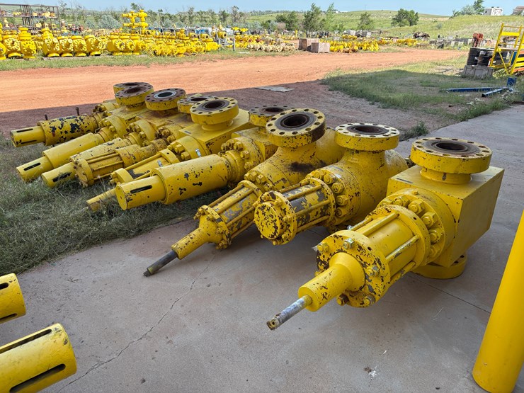 (9x$)-7-1/16”-10k-hydraulic-frac-valves-image-4
