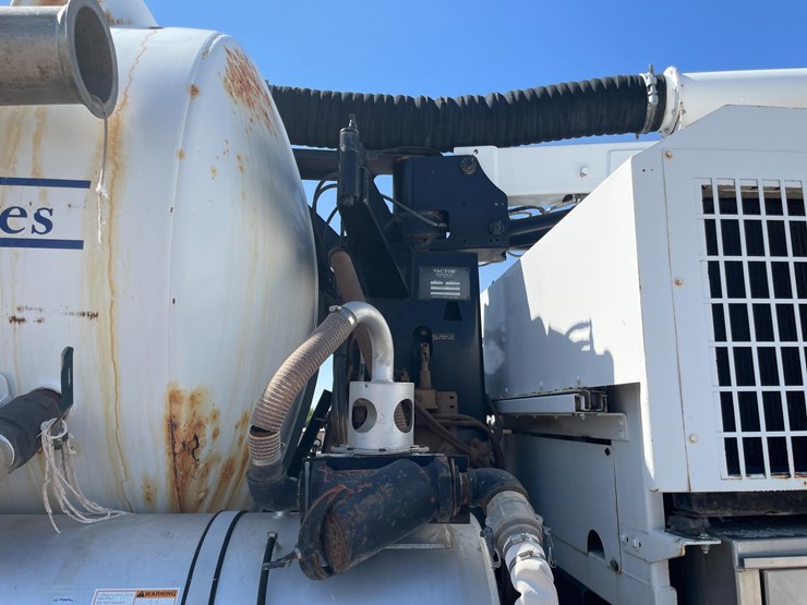 2005-vactor-2100-image-36
