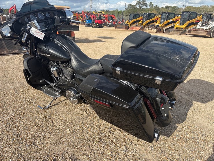 #35523-•-2017-harley-davidson-street-glider-image-5