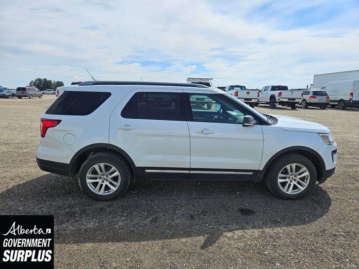 2019-ford-explorer-xlt-image-29