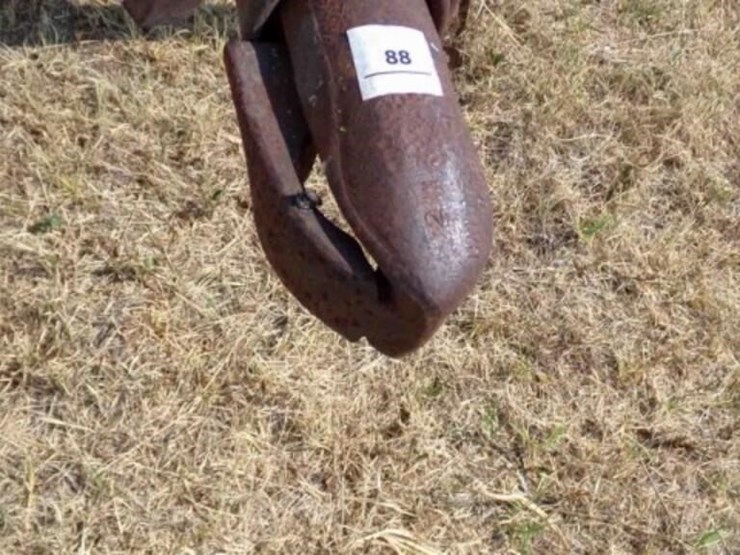 car-trailer,-16'x76"-inside-fender,-wood-floor-image-2